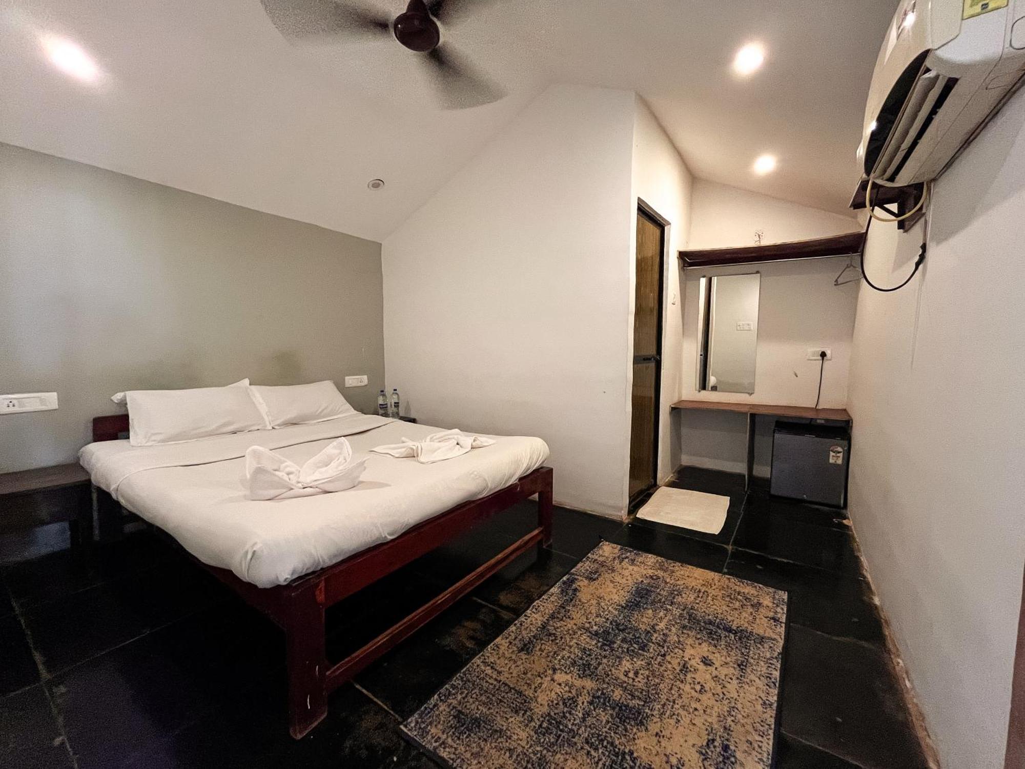 12 Monks - Beachside Hostel Arambol Kültér fotó