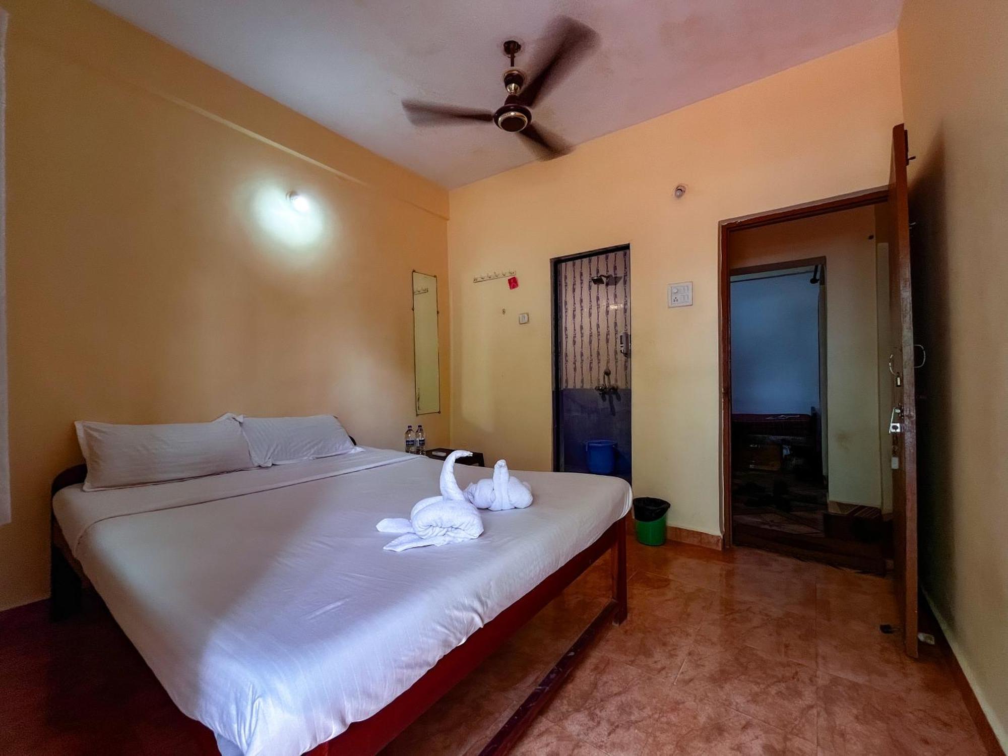 12 Monks - Beachside Hostel Arambol Kültér fotó