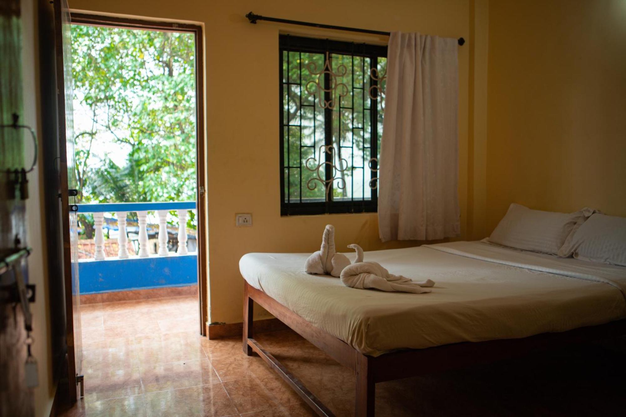 12 Monks - Beachside Hostel Arambol Kültér fotó