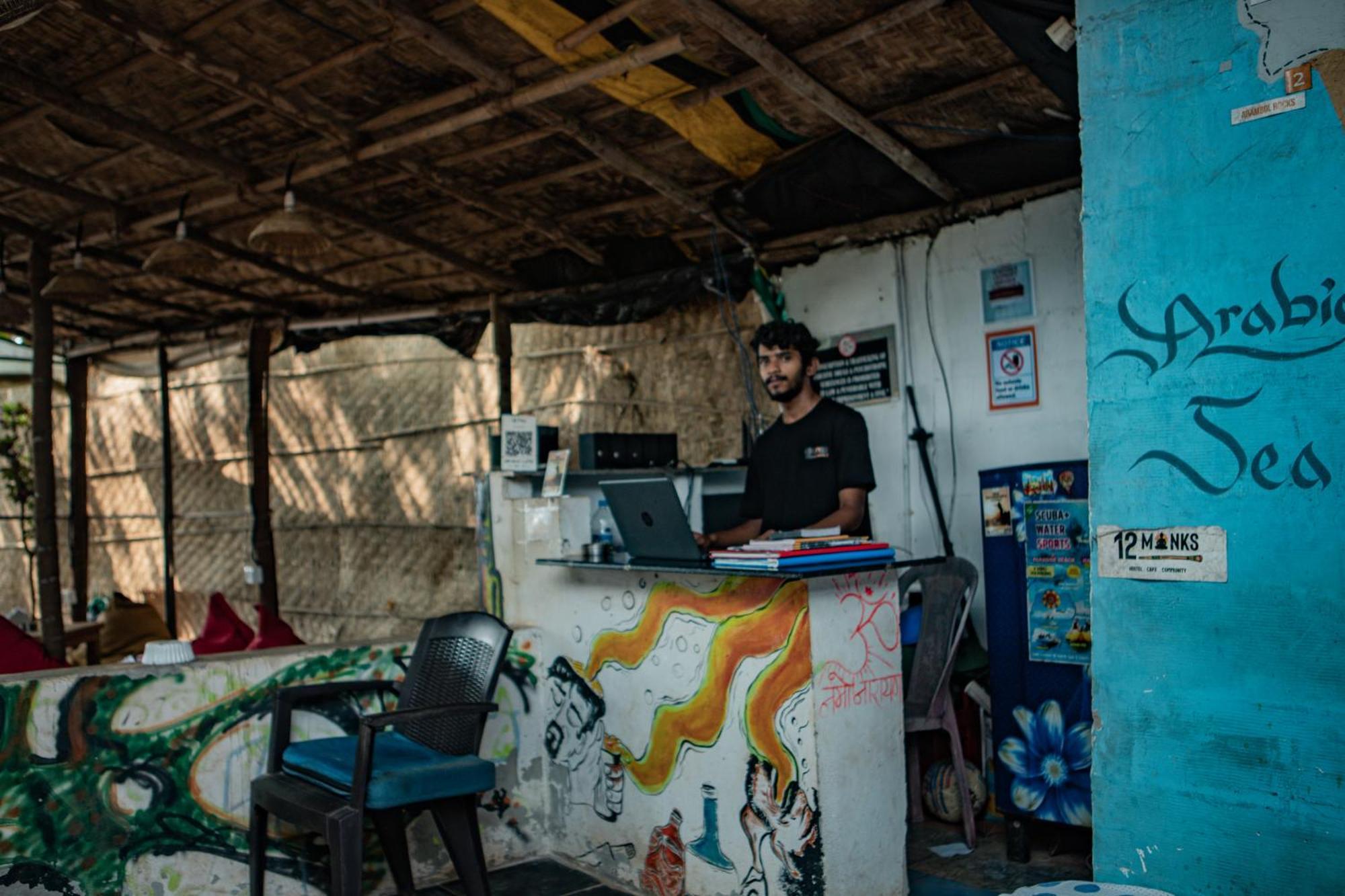 12 Monks - Beachside Hostel Arambol Kültér fotó